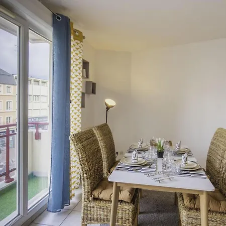 Lovely 2-bed In Apartment *